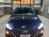 Hyundai Sonata 2019 года за 6 570 000 тг. в Актобе – фото 2