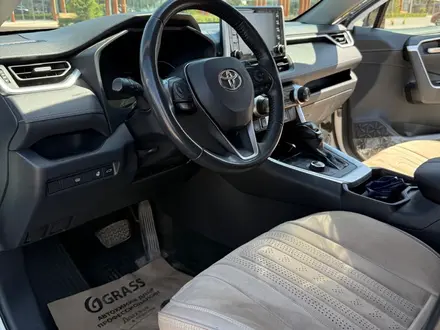 Toyota RAV4 2020 года за 12 850 000 тг. в Астана – фото 13