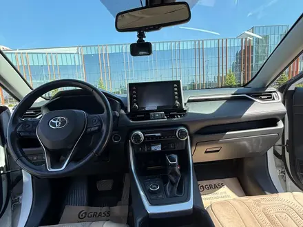 Toyota RAV4 2020 года за 12 850 000 тг. в Астана – фото 14