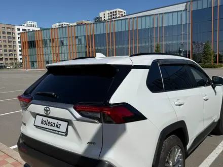 Toyota RAV4 2020 года за 12 850 000 тг. в Астана – фото 3
