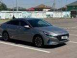 Hyundai Elantra 2022 года за 8 200 000 тг. в Алматы