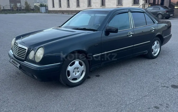 Mercedes-Benz E 320 1998 года за 3 300 000 тг. в Караганда