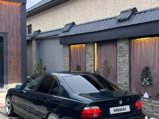 BMW 528