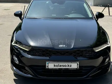 Kia K5 2021 года за 12 500 000 тг. в Алматы