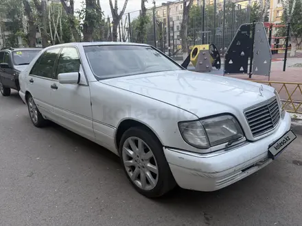 Mercedes-Benz S 320 1998 года за 2 500 000 тг. в Астана – фото 2