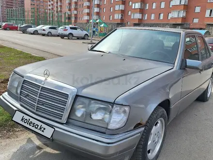 Mercedes-Benz E 230 1992 года за 1 500 000 тг. в Астана – фото 2