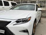 Lexus ES 300h 2017 года за 14 000 000 тг. в Актау – фото 2