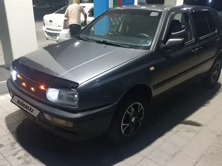 Volkswagen Golf 1992 года за 1 600 000 тг. в Жезказган – фото 3