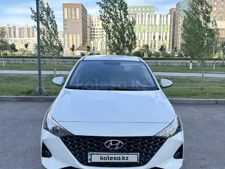 Hyundai Accent 2020 года за 7 000 000 тг. в Астана – фото 2