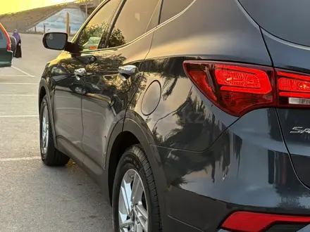 Hyundai Santa Fe 2017 года за 11 000 000 тг. в Алматы – фото 7