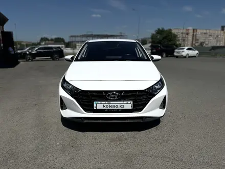 Hyundai i20 2023 года за 6 590 000 тг. в Усть-Каменогорск – фото 2