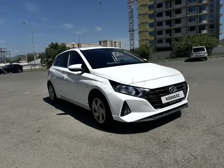 Hyundai i20 2023 года за 6 590 000 тг. в Усть-Каменогорск – фото 3