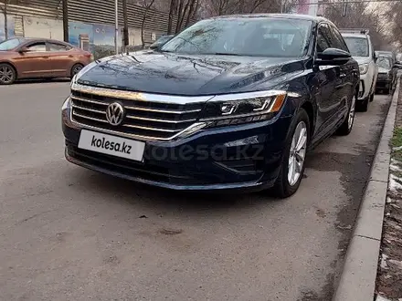 Volkswagen Passat 2020 года за 10 200 000 тг. в Алматы