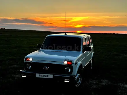 ВАЗ (Lada) Lada 2131 (5-ти дверный) 2013 годаүшін2 380 000 тг. в Атырау