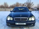 Mercedes-Benz C 200 2001 года за 2 700 000 тг. в Алматы