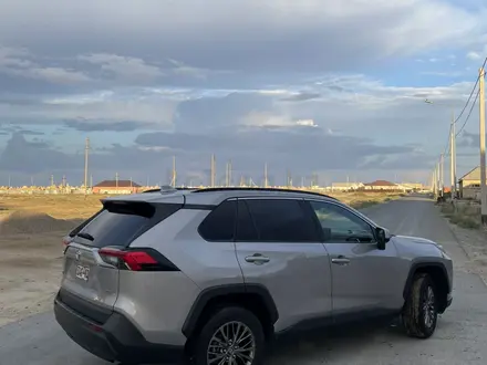 Toyota RAV4 2019 года за 10 000 000 тг. в Кульсары