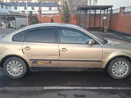 Volkswagen Passat 2003 года за 2 100 000 тг. в Астана – фото 4