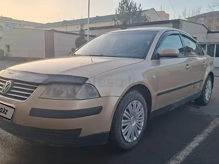 Volkswagen Passat 2003 года за 2 100 000 тг. в Астана