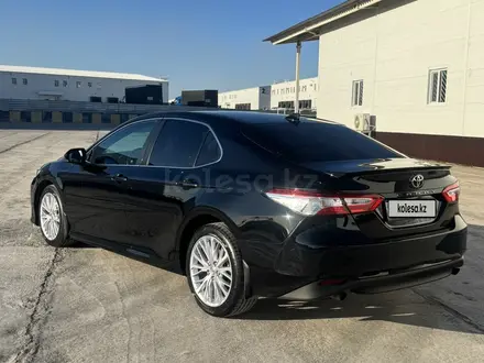 Toyota Camry 2019 года за 10 800 000 тг. в Караганда – фото 3