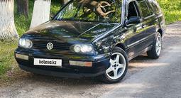 Volkswagen Golf 1995 года за 2 400 000 тг. в Алматы