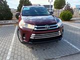 Toyota Highlander 2014 года за 16 500 000 тг. в Актау