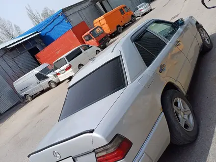 Mercedes-Benz E 200 1990 года за 1 350 000 тг. в Алматы – фото 3