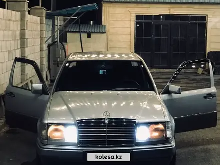 Mercedes-Benz E 230 1989 года за 1 700 000 тг. в Алматы