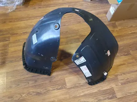 Передний правый подкрылок за 25 000 тг. в Алматы