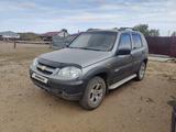 Chevrolet Niva 2013 годаfor3 500 000 тг. в Караганда – фото 2