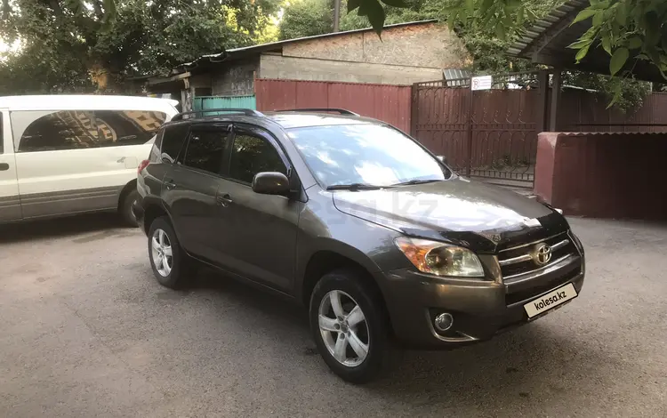 Toyota RAV4 2010 годаfor6 900 000 тг. в Алматы