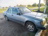 Mercedes-Benz E 200 1991 года за 900 000 тг. в Петропавловск – фото 4