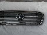 Решетка радиатора Land Cruiser 200 12-15 год за 20 000 тг. в Алматы