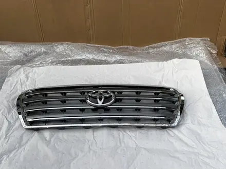 Решетка радиатора Land Cruiser 200 12-15 год за 20 000 тг. в Алматы – фото 2