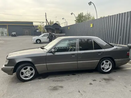 Mercedes-Benz E 280 1993 года за 3 700 000 тг. в Алматы – фото 3