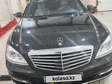 Mercedes-Benz S 500 2013 года за 13 500 000 тг. в Уральск – фото 11