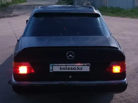 Mercedes-Benz E 260 1986 годаүшін1 700 000 тг. в Конаев (Капшагай) – фото 11