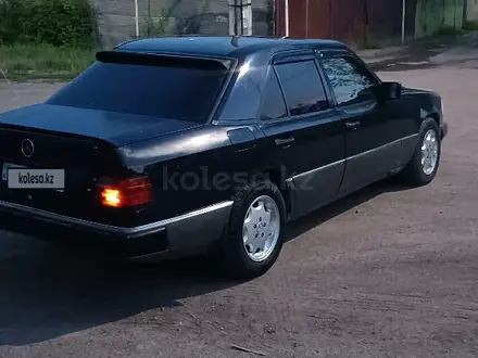 Mercedes-Benz E 260 1986 годаүшін1 700 000 тг. в Конаев (Капшагай) – фото 9