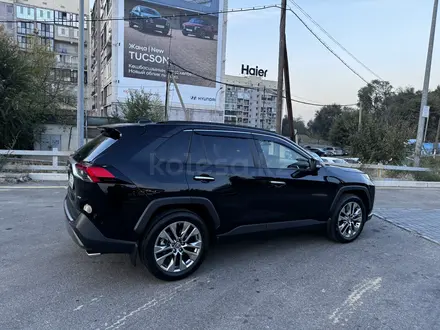 Toyota RAV4 2023 года за 18 500 000 тг. в Алматы – фото 13