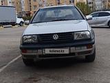 Volkswagen Vento 1993 года за 1 250 000 тг. в Актобе – фото 4