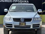 Volkswagen Touareg 2005 года за 6 200 000 тг. в Актобе – фото 2