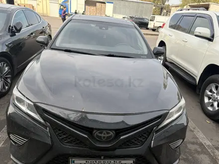 Toyota Camry 2019 года за 11 999 999 тг. в Алматы