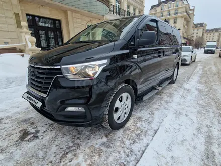 Hyundai Starex 2020 года за 14 900 000 тг. в Астана – фото 2