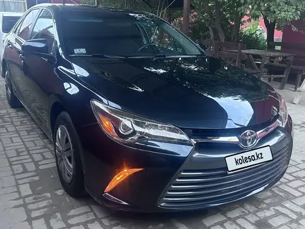 Toyota Camry 2015 года за 7 500 000 тг. в Жанаозен