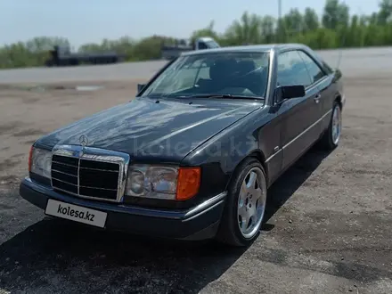 Mercedes-Benz E 230 1992 года за 2 700 000 тг. в Астана – фото 2