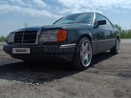 Mercedes-Benz E 230 1992 года за 2 700 000 тг. в Астана