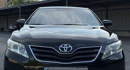Toyota Camry 2010 года за 6 900 000 тг. в Караганда – фото 2