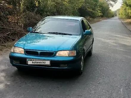 Toyota Carina E 1997 года за 2 700 000 тг. в Туркестан – фото 2