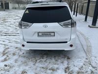 Toyota Sienna 2015 года за 14 300 000 тг. в Жанаозен