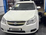 Chevrolet Epica 2007 года за 2 200 000 тг. в Атырау