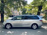 Toyota Sienna 2015 года за 12 900 000 тг. в Алматы – фото 2